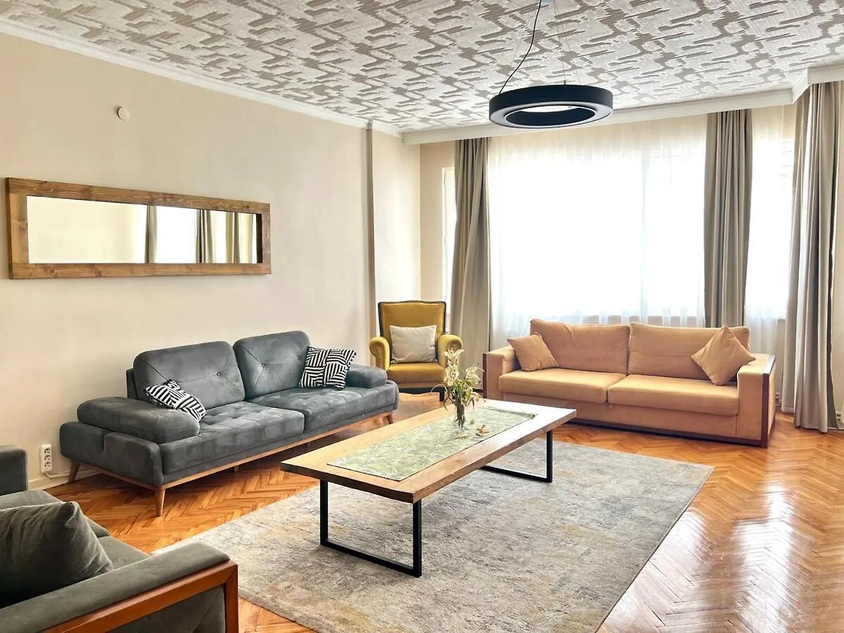 Two Flats With 6Br, 4Ba Appartement Istanboel Turkije