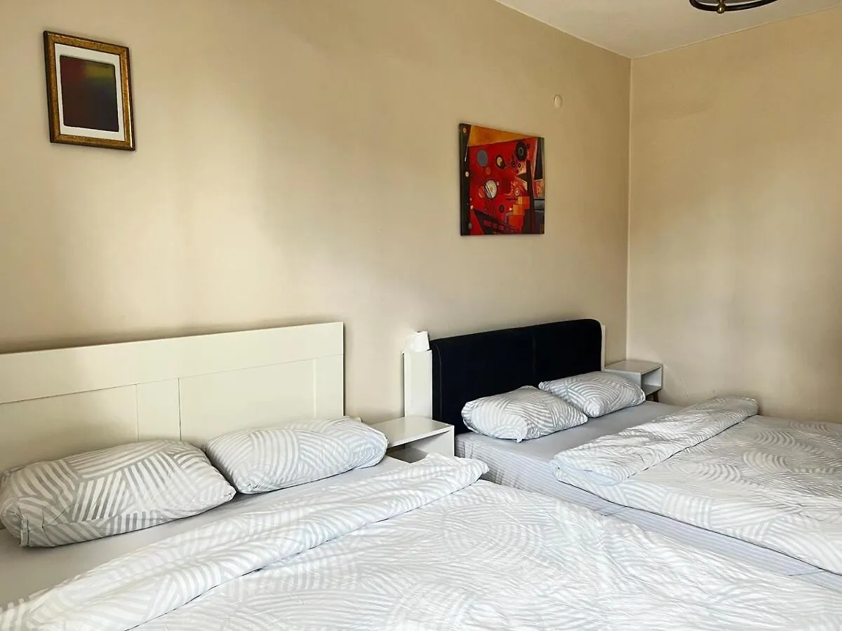 Two Flats With 6Br, 4Ba Appartement Istanboel